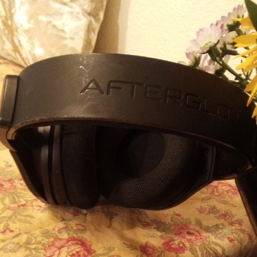 Afterglow Black Headphones